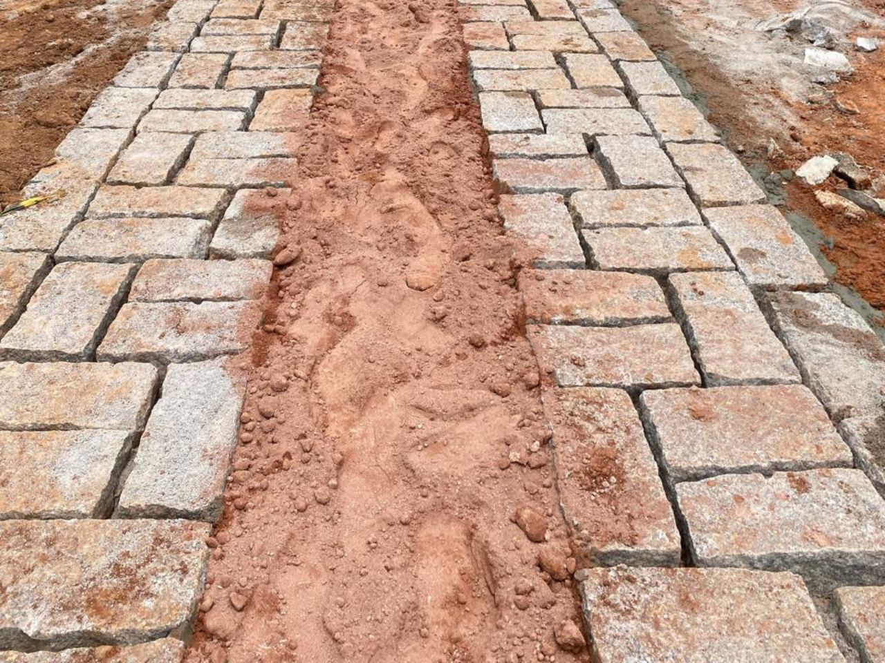 calçamento de pedras folheta